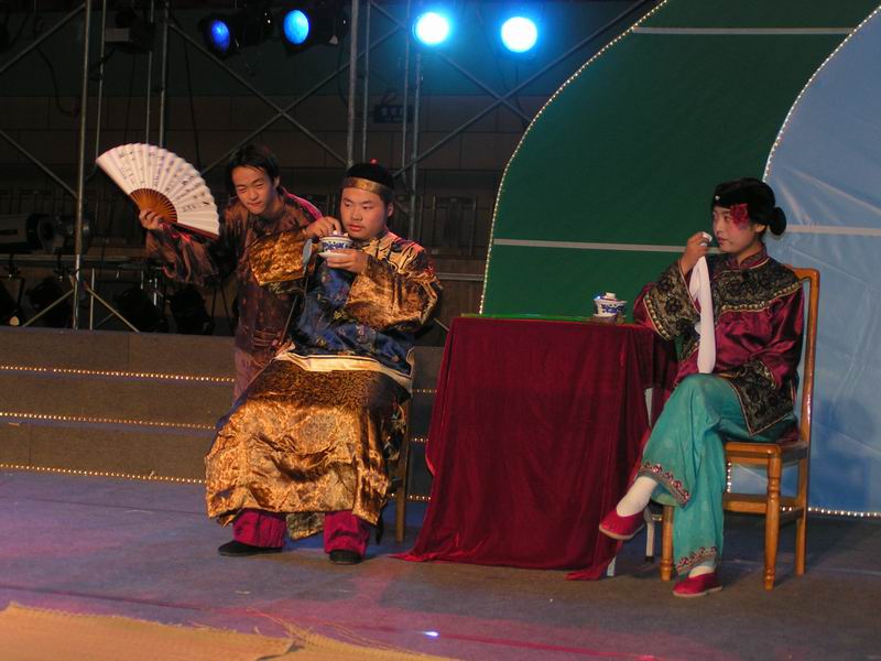 文艺汇演---英语版《半夜鸡叫》