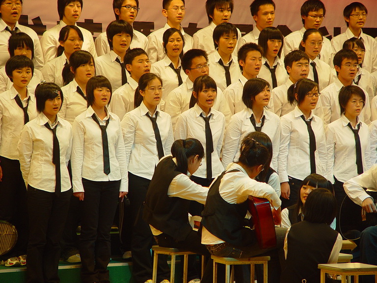 第十一届校园艺术节暨金秋歌会文艺汇演活动