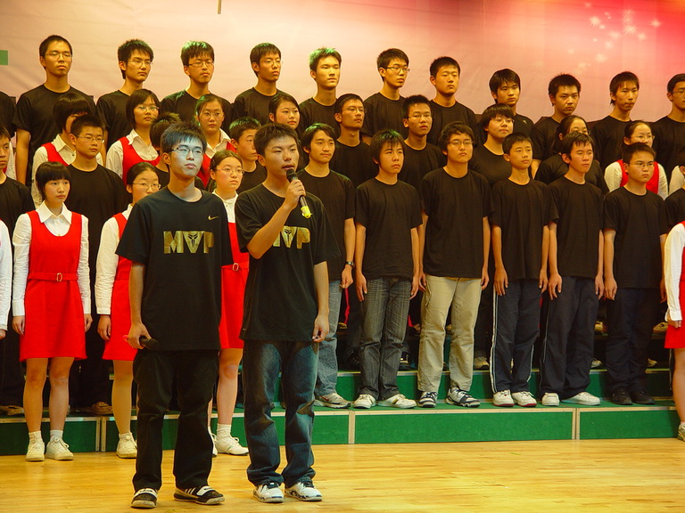 第十一届校园艺术节暨金秋歌会文艺汇演活动