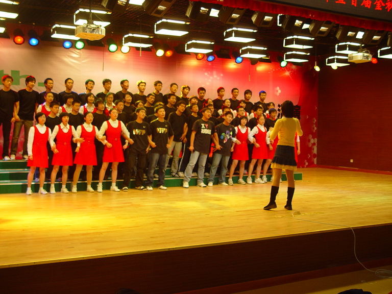 第十一届校园艺术节暨金秋歌会文艺汇演活动