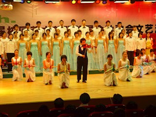 第十一届校园艺术节暨金秋歌会文艺汇演活动