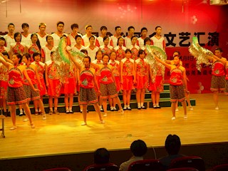 第十一届校园艺术节暨金秋歌会文艺汇演活动